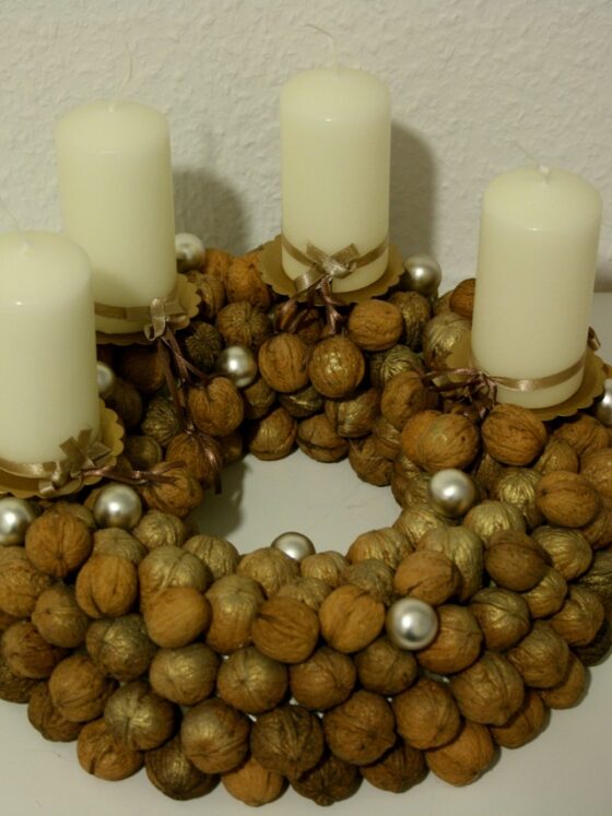 walnut wreath tutorial by craftaliciousme