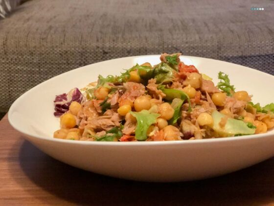 chickpea salad with tuna