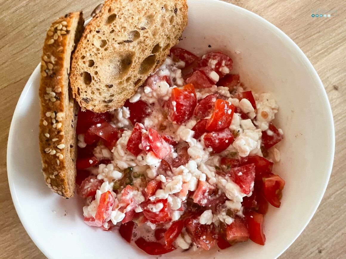 summer salad challenge tomato cottage cheese